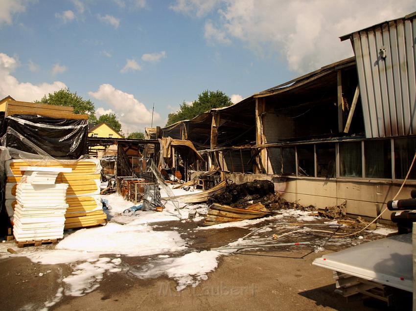 Feuer Halle Siegburg Gewerbegebiet Zange P079.JPG